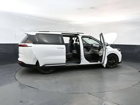 Used 2024 Kia Carnival SX Prestige FWD image 26