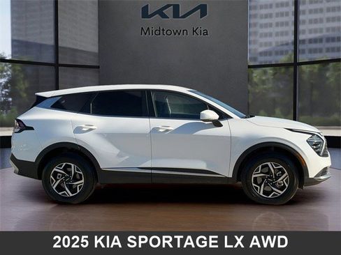 Certified 2025 Kia Sportage LX image 2
