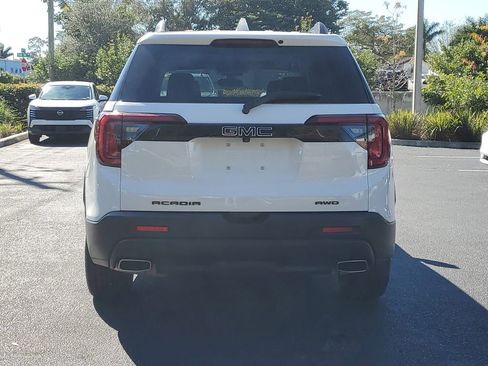 Certified 2023 GMC Acadia SLT w/ Elevation Edition image 4