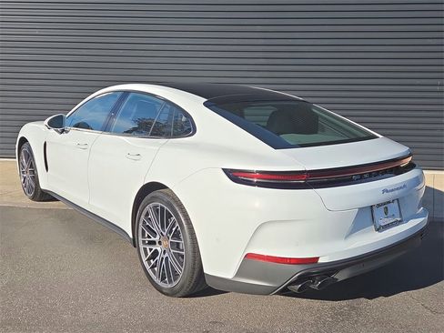 New 2026 Porsche Panamera 4 image 3