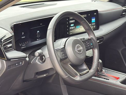 Used 2025 Nissan Kicks SR FWD image 7