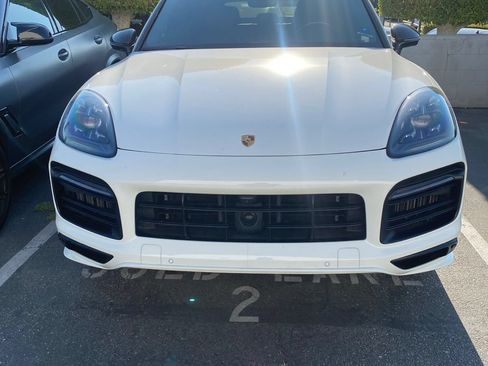 Used 2021 Porsche Cayenne GTS AWD/4WD image 2