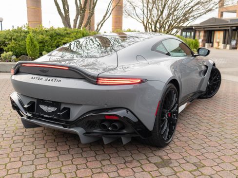 Used 2023 Aston Martin V8 Vantage Coupe image 45
