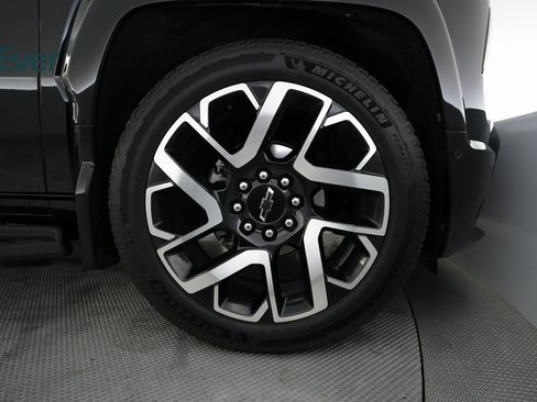 Used 2024 Chevrolet Silverado EV RST image 14