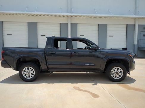 Certified 2025 Toyota Tacoma SR5 RWD image 4