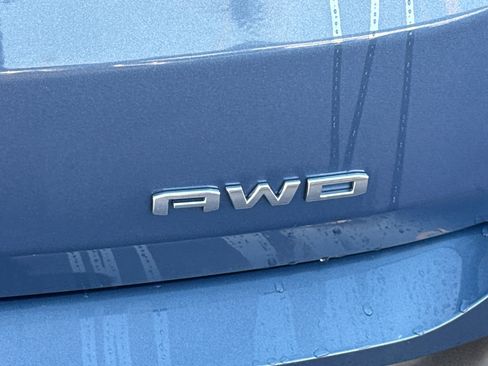 Used 2024 GMC Terrain SLE image 8