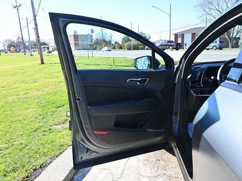 Used 2023 Kia Sportage X-Line image 25