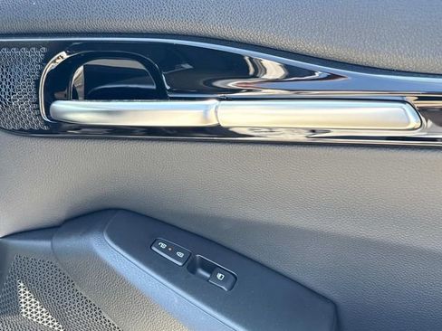 New 2026 Kia Seltos S FWD image 16