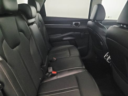 Used 2024 Kia Sorento S w/ Panoramic Sunroof Package FWD image 19