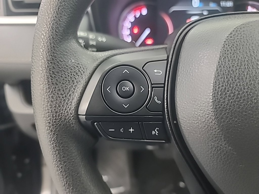 Used 2025 Toyota RAV4 XLE AWD/4WD image 28