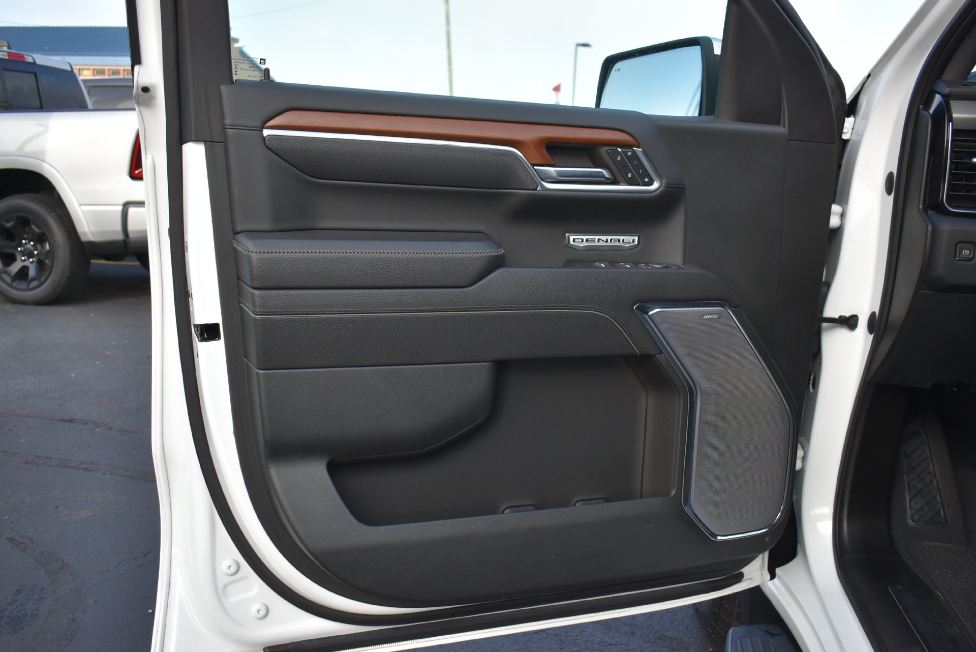 Used 2023 GMC Sierra 1500 Denali AWD/4WD image 11