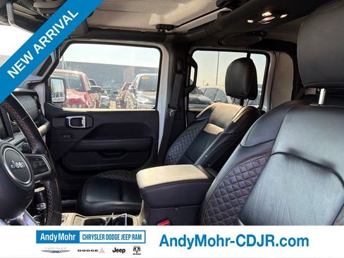 Used 2021 Jeep Gladiator Overland AWD/4WD image 11