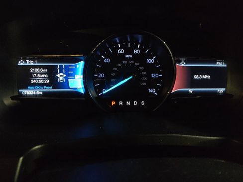 Used 2019 Ford Explorer Limited w/ Ford Safe & Smart Package FWD image 23