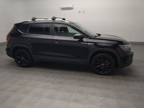 Used 2022 Volkswagen Taos SE AWD/4WD image 11