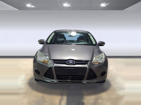 Used 2014 Ford Focus SE w/ SE Winter Package image 4