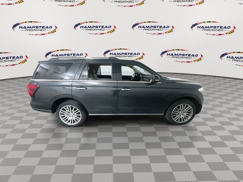 Used 2022 Ford Expedition Limited image 9