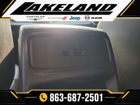 Used 2024 Chevrolet Trax LT FWD image 13