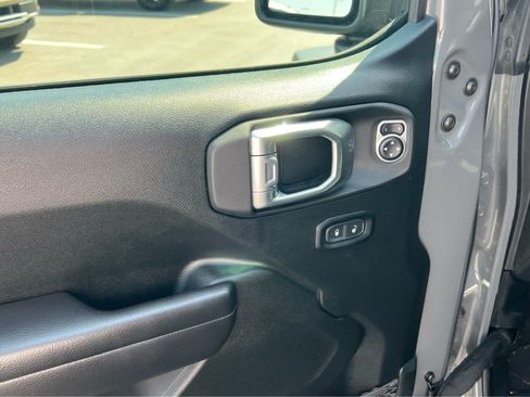 Used 2021 Jeep Wrangler Unlimited Sport AWD/4WD image 30