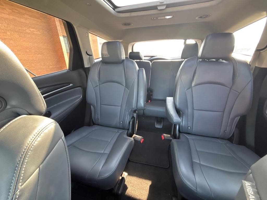 Used 2019 Buick Enclave Essence FWD image 15