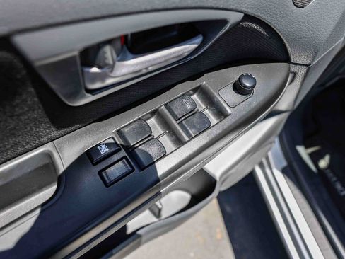Used 2010 Suzuki SX4 LE FWD image 9