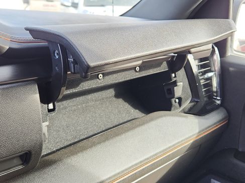 Used 2023 GMC Sierra 1500 AT4 w/ Technology Package image 20