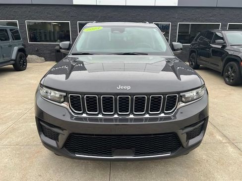 Certified 2023 Jeep Grand Cherokee Laredo w/ Luxury Tech Group I AWD/4WD image 2