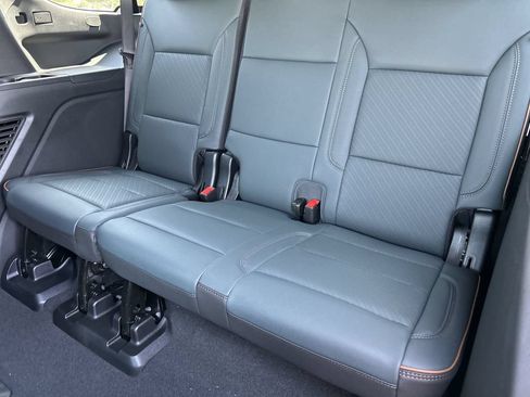 New 2026 GMC Yukon AT4 w/ AT4 Premium Package AWD/4WD image 36