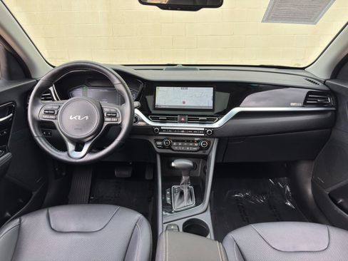 Used 2022 Kia Niro EX Premium FWD image 12