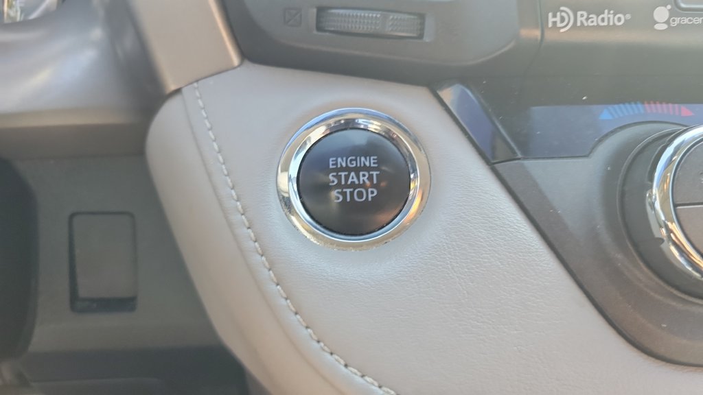 Used 2018 Toyota RAV4 XLE FWD image 20
