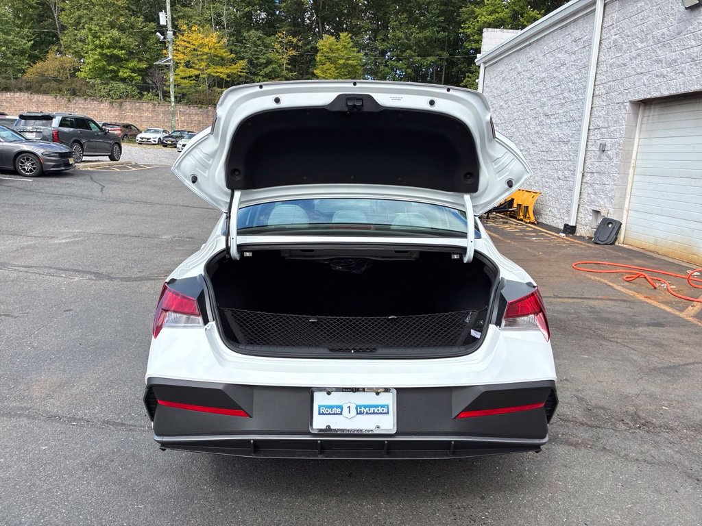 New 2026 Hyundai Elantra SEL Sport FWD image 10