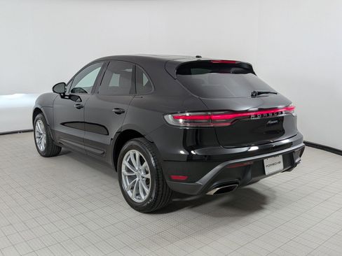 Certified 2025 Porsche Macan Turbo AWD/4WD image 3