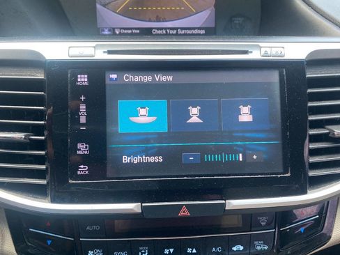 Used 2017 Honda Accord EX-L image 25