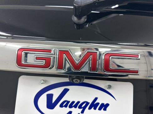 Used 2020 GMC Acadia SLT image 16