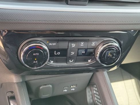 Used 2024 Chevrolet TrailBlazer LT w/ Convenience Package FWD image 21