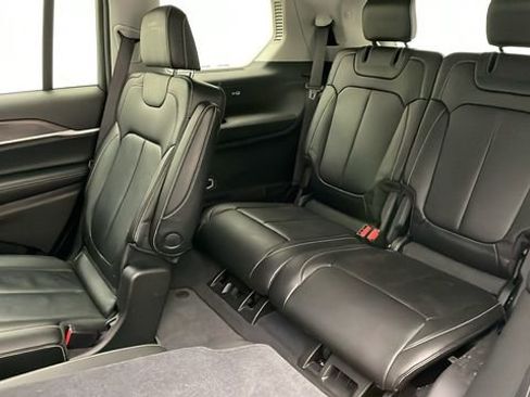 Used 2023 Jeep Grand Cherokee L Limited image 32
