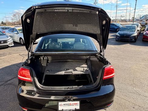 Used 2015 Volkswagen Eos Final Edition image 26