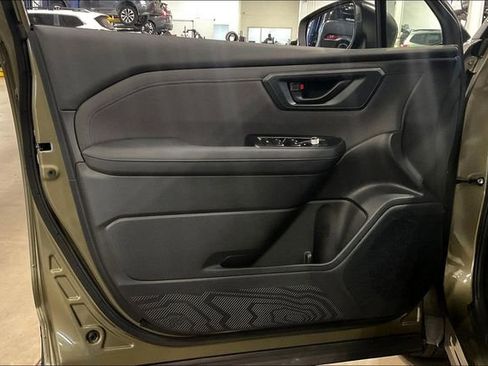 Used 2025 Subaru Forester Premium w/ Convenience Package #1 image 23