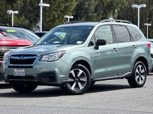 Used 2018 Subaru Forester 2.5i w/ Alloy Wheel Package AWD/4WD image 9