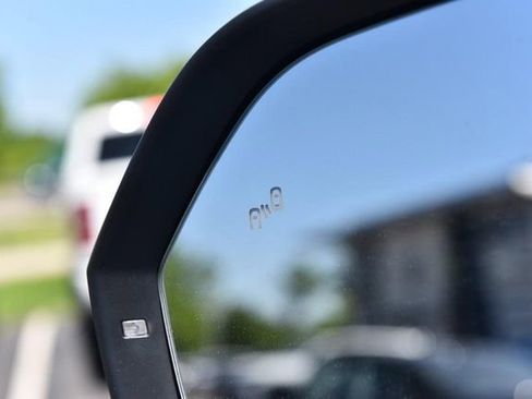 Certified 2023 Volkswagen Atlas Cross Sport SE image 10