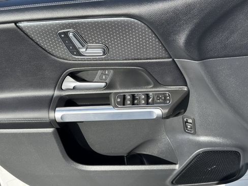 New 2026 Mercedes-Benz GLB 250 image 9