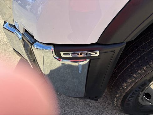 Used 2024 GMC Sierra 3500 Pro AWD/4WD image 9
