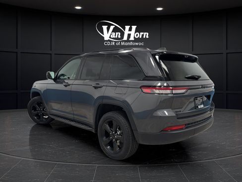 Used 2024 Jeep Grand Cherokee Limited w/ Luxury Tech Group II AWD/4WD image 5