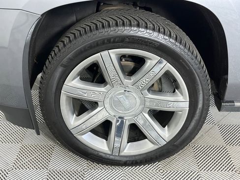 Used 2020 Cadillac Escalade Premium Luxury image 8