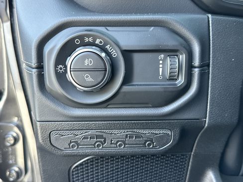 New 2026 Jeep Gladiator Sahara image 12