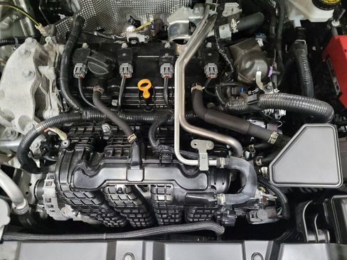 Used 2024 Mitsubishi Outlander ES image 30