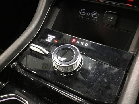 Used 2023 Jeep Grand Cherokee Limited AWD/4WD image 23