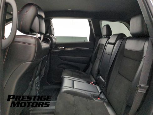 Used 2019 Jeep Grand Cherokee Trailhawk AWD/4WD image 34