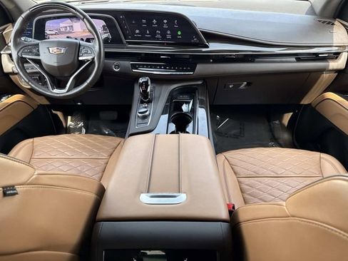 Used 2024 Cadillac Escalade Sport w/ Touring Package AWD/4WD image 18