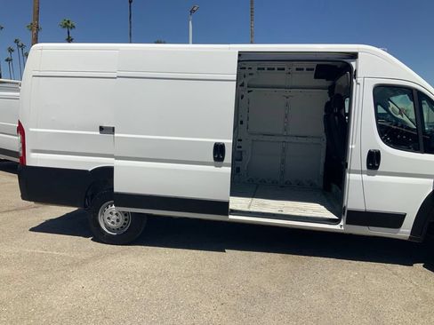 Used 2025 RAM ProMaster 3500 w/ Convenience Group FWD image 13