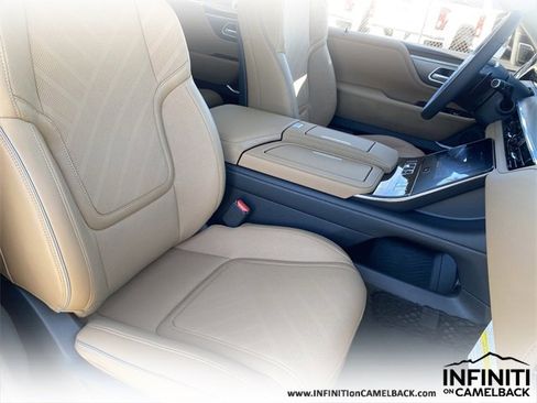New 2026 INFINITI QX80 Luxe image 10